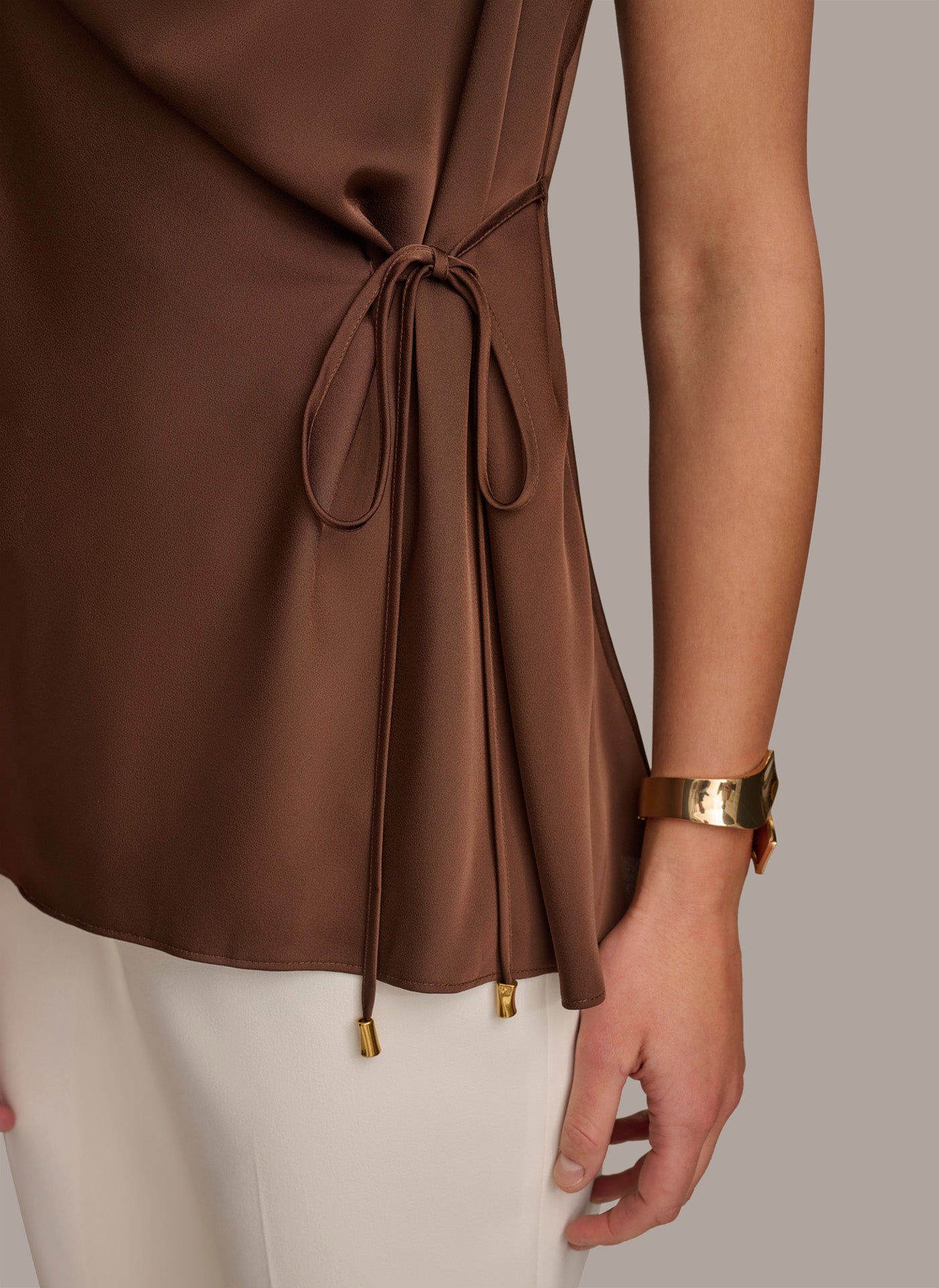 DRAPE NECK WITH SIDE TIE TOP