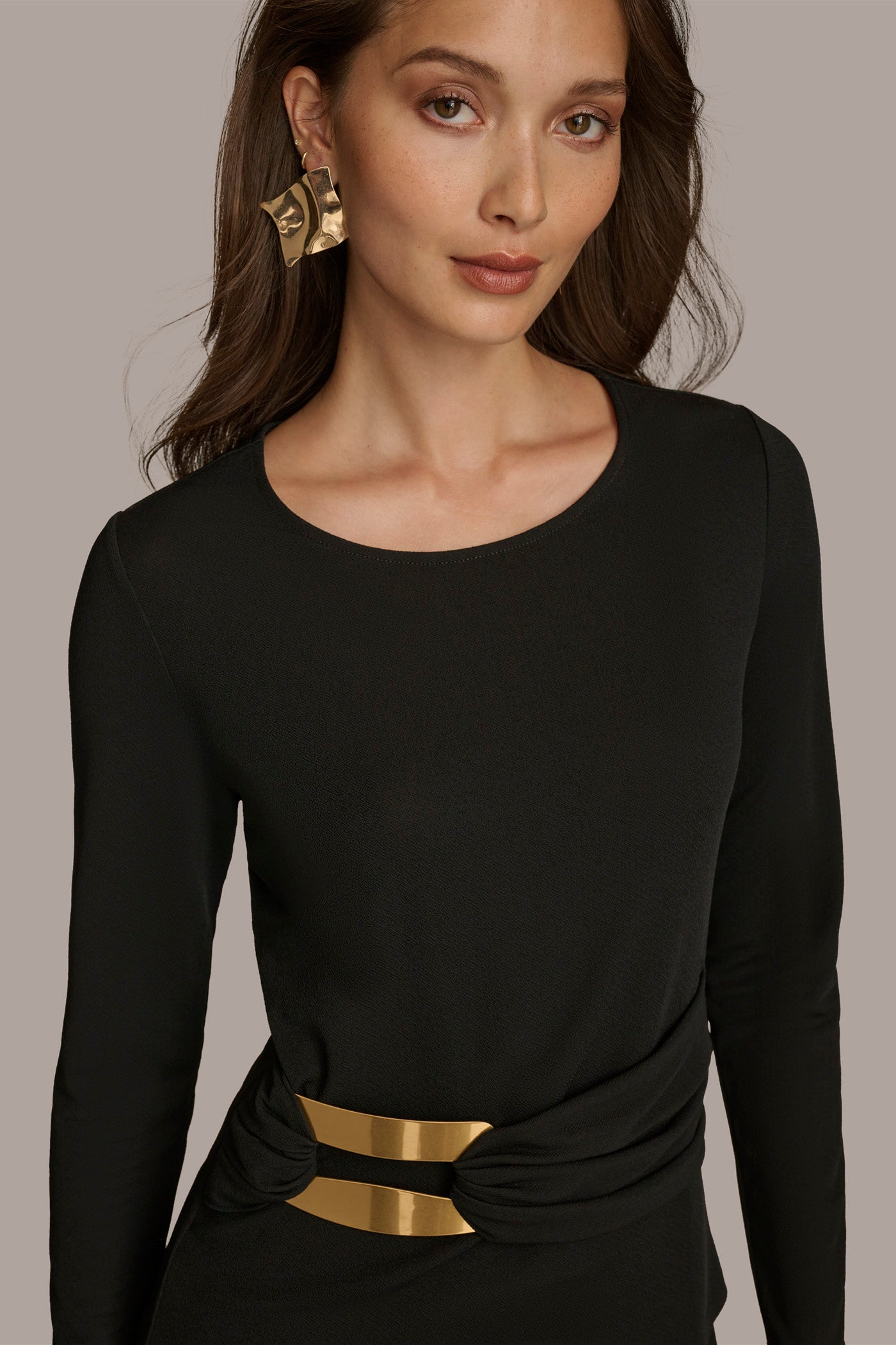 LONG SLEEVE TOP WITH BRUSHED HARDWARE DETAIL