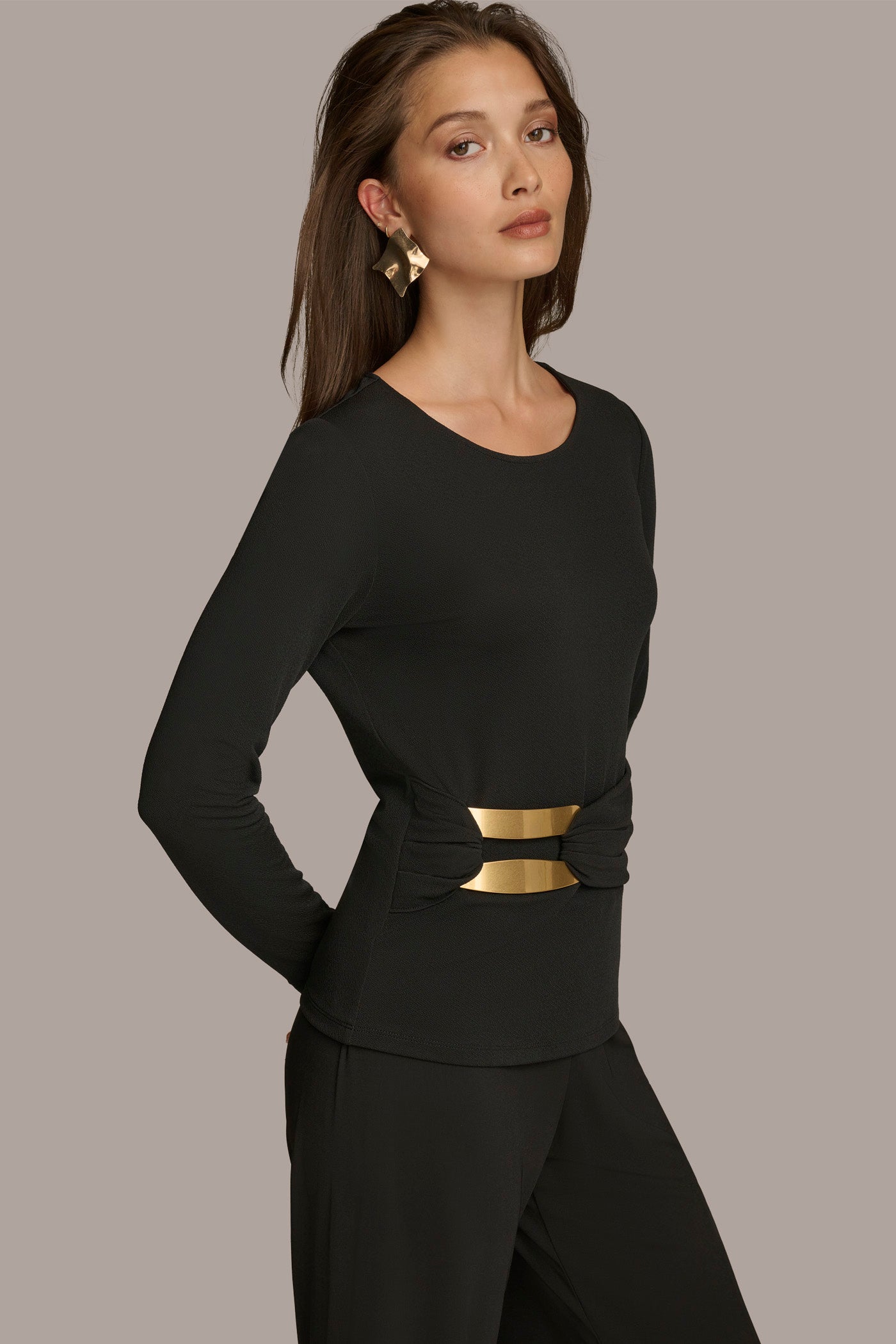 LONG SLEEVE TOP WITH BRUSHED HARDWARE DETAIL