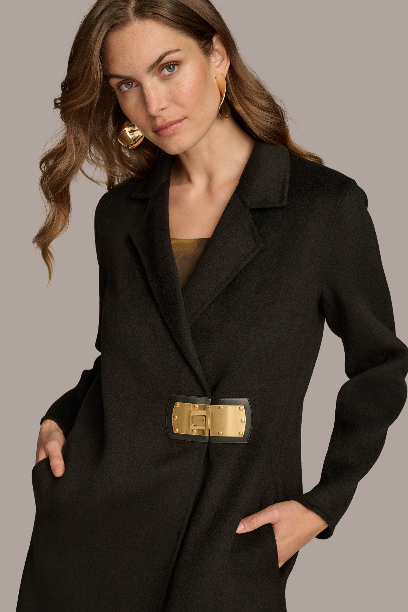 TAILORED COAT WITH BRUSHED HARDWARE DETAIL