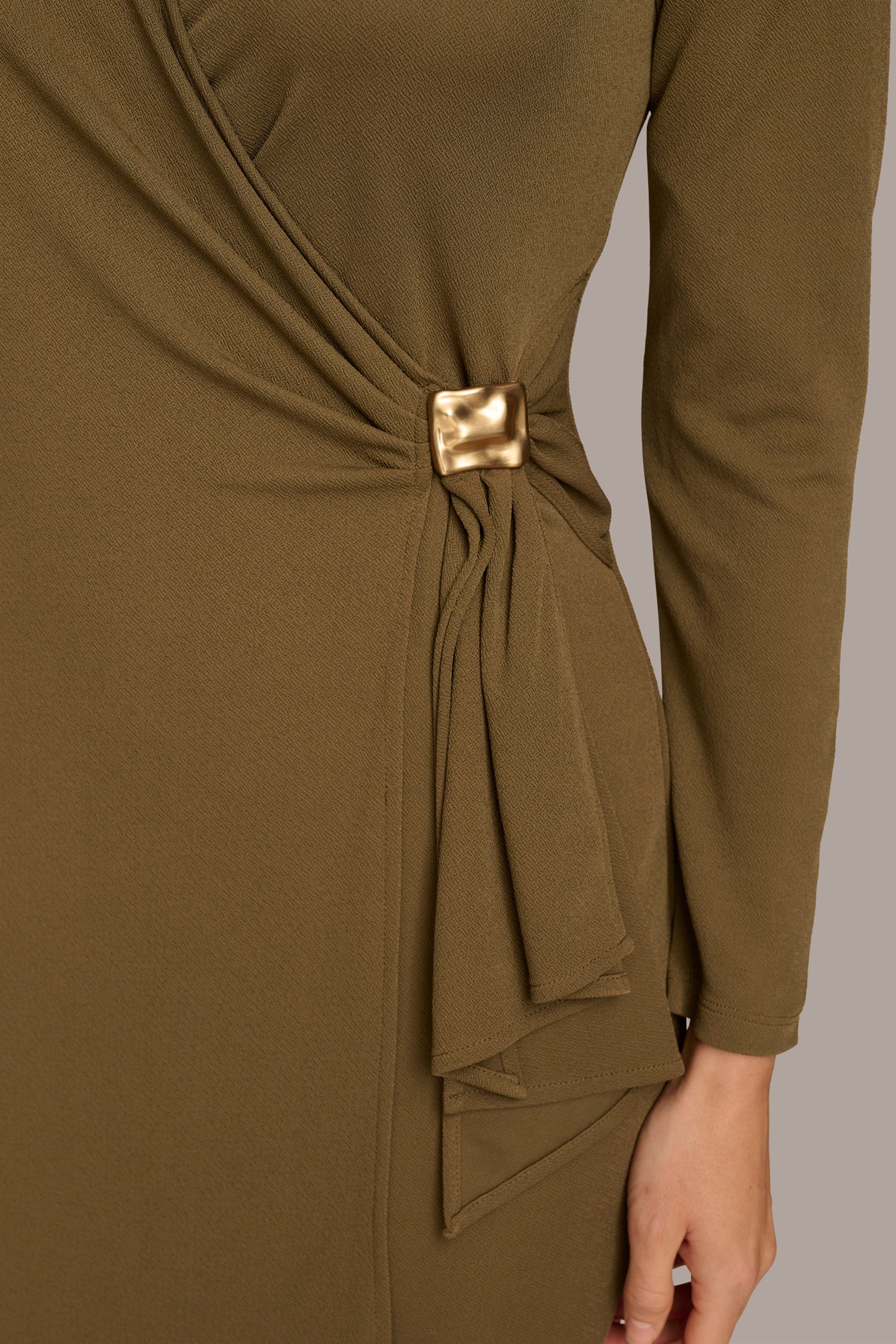 V NECK WRAP DRESS WITH HARDWARE