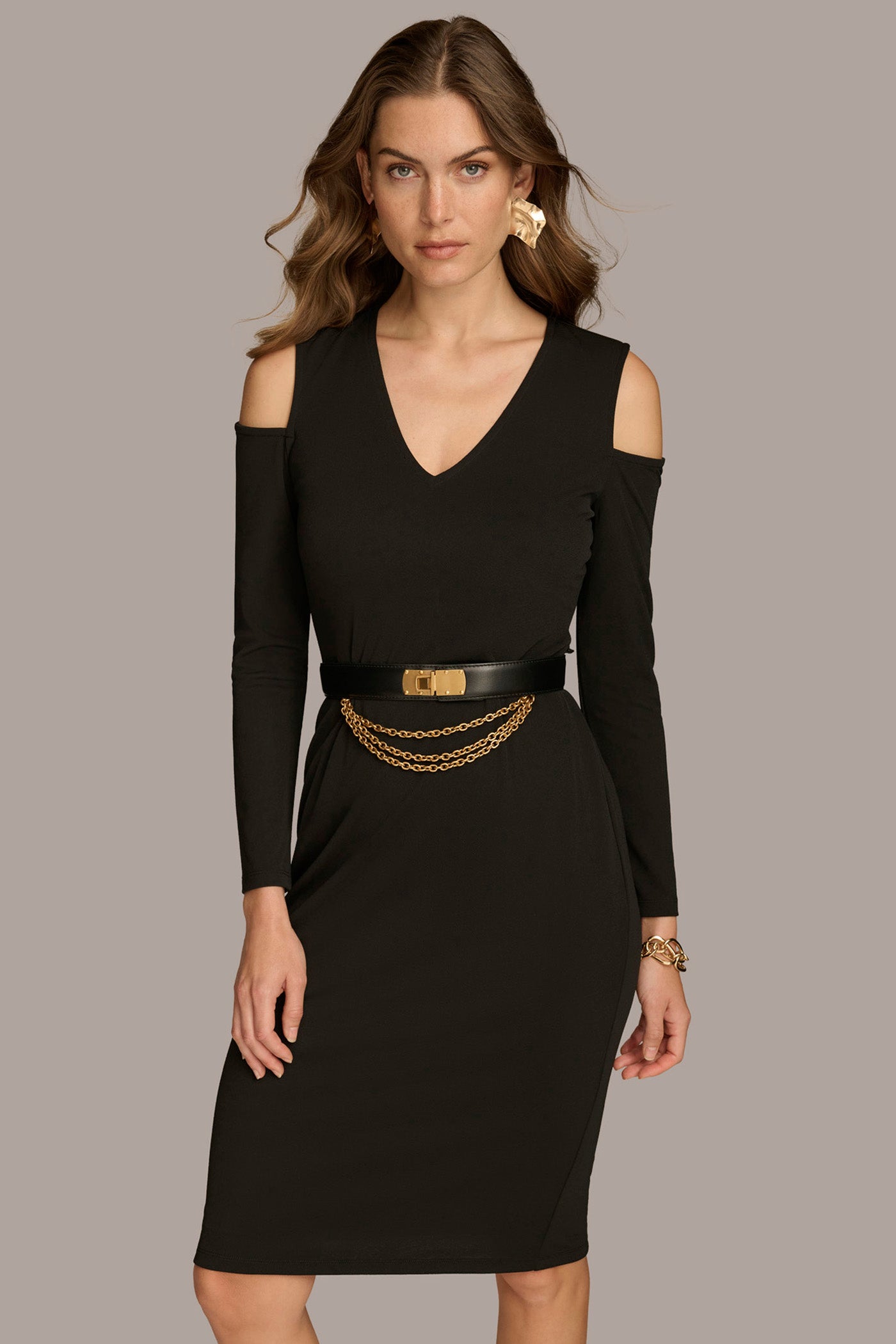 COLD SHOULDER DRESS WITH CHAIN BELT