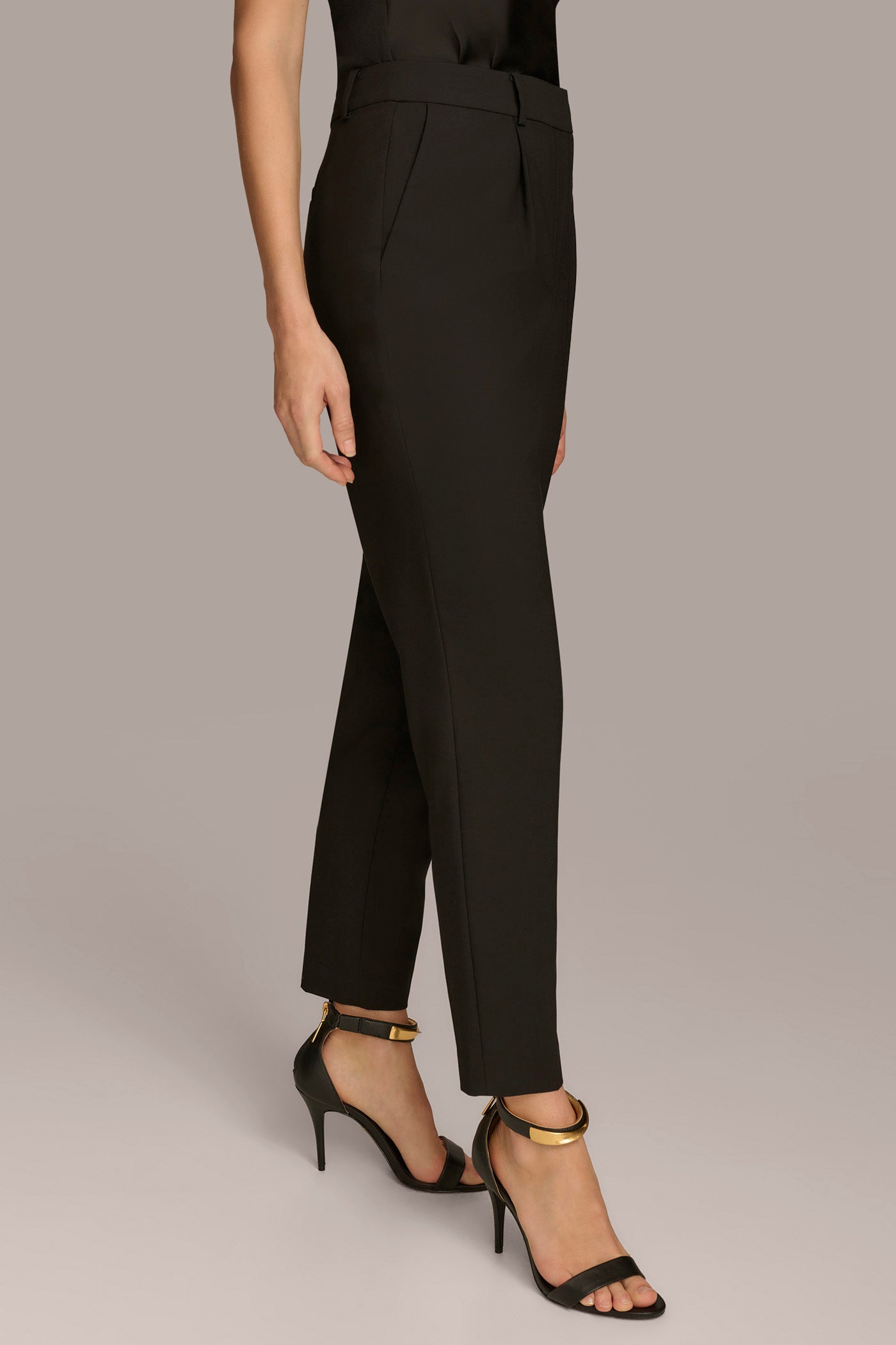 PLEATED SLIM LEG TROUSER