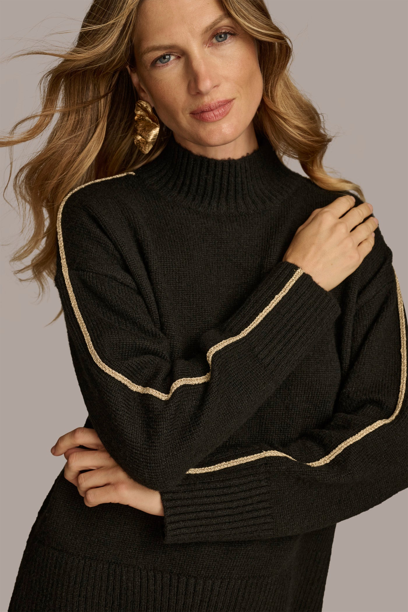 MOCK NECK SWEATER