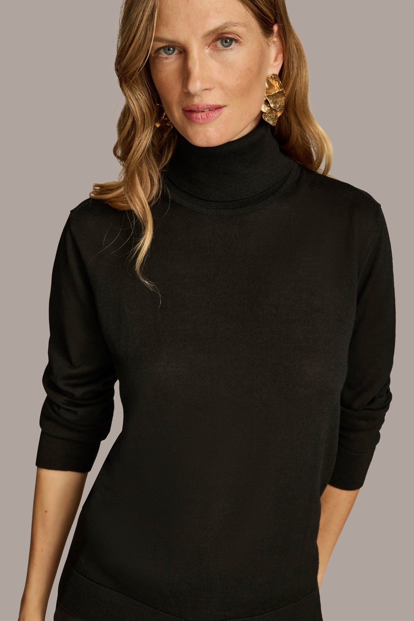 TURTLE NECK HIGH LOW TOP