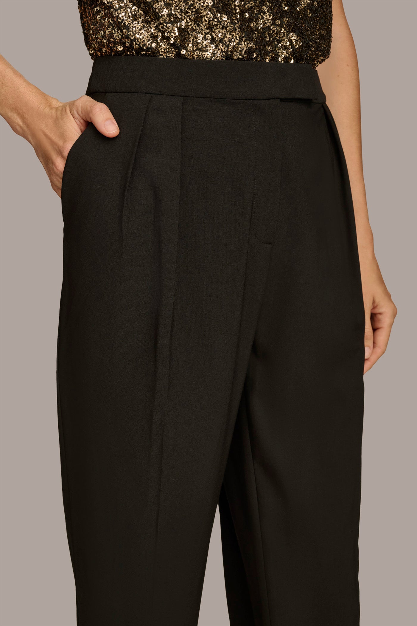 PLEATED STRAIGHT LEG PANT