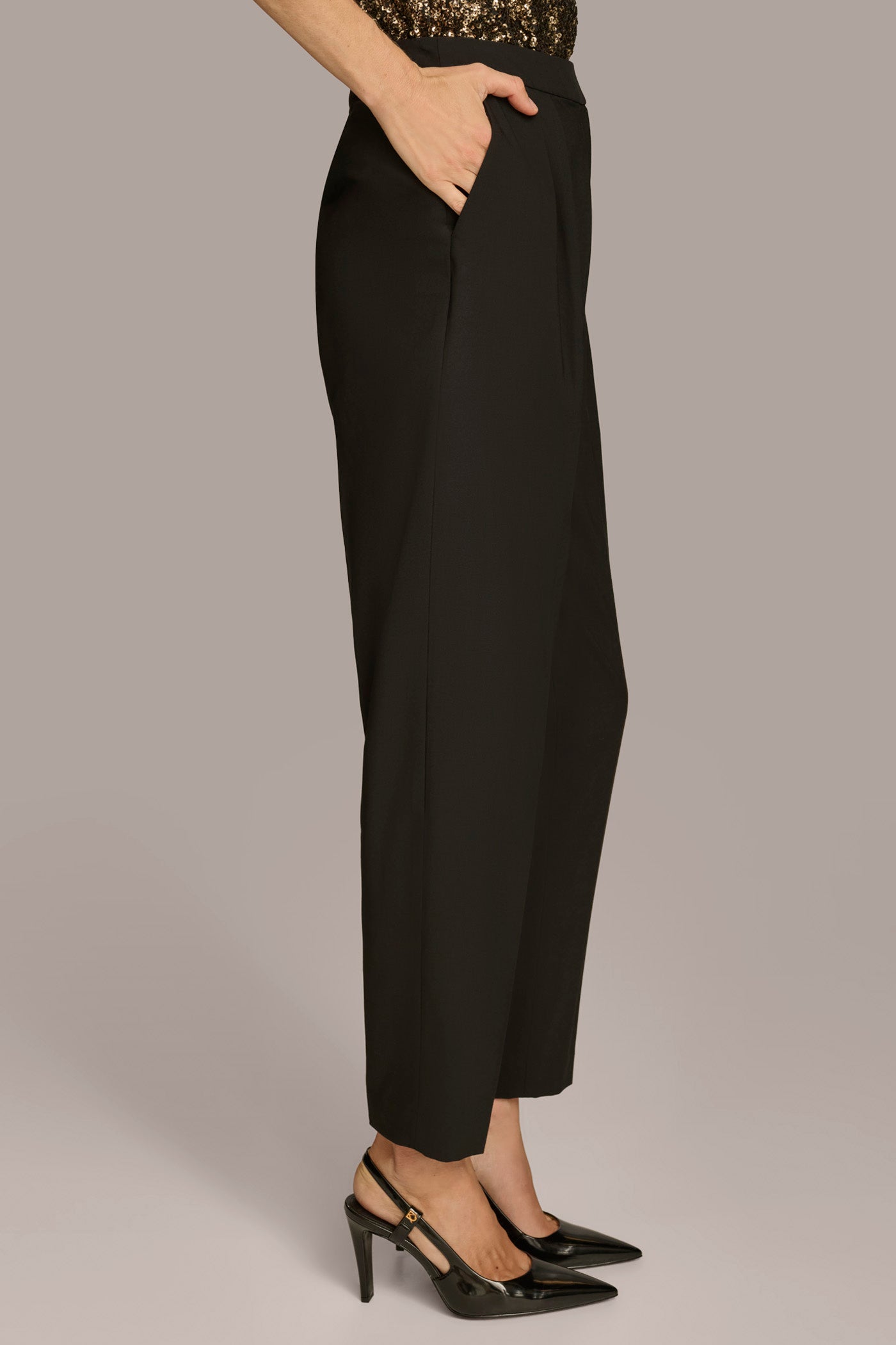 PLEATED STRAIGHT LEG PANT