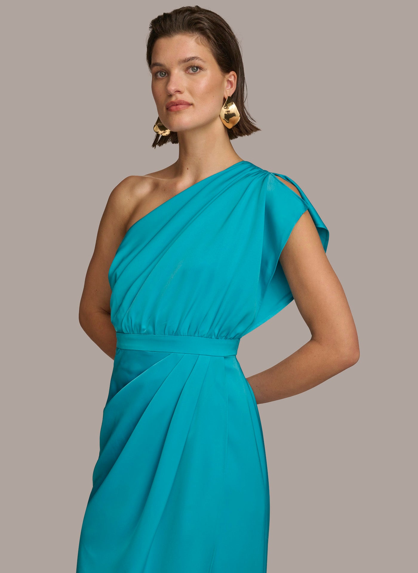 ONE SHOULDER DRAPE GOWN