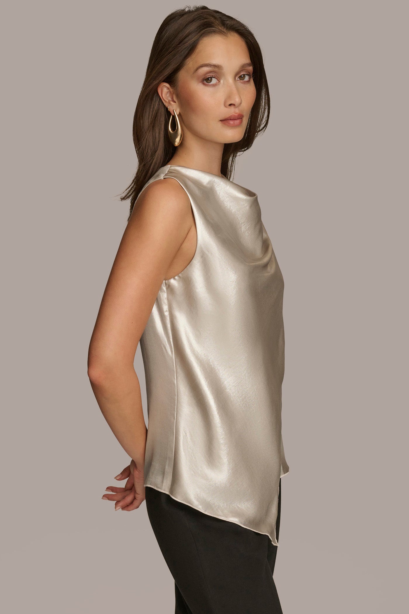 NOVELTY SLEEVELESS DRAPE FRONT BLOUSE