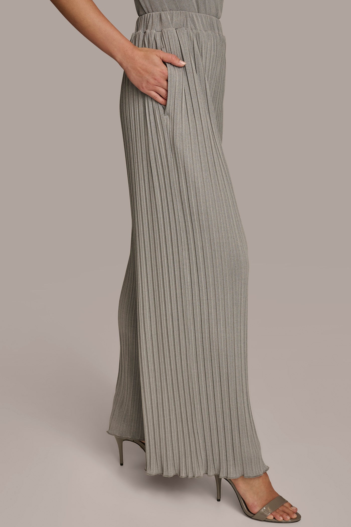 PULL ON PLEATED PANT