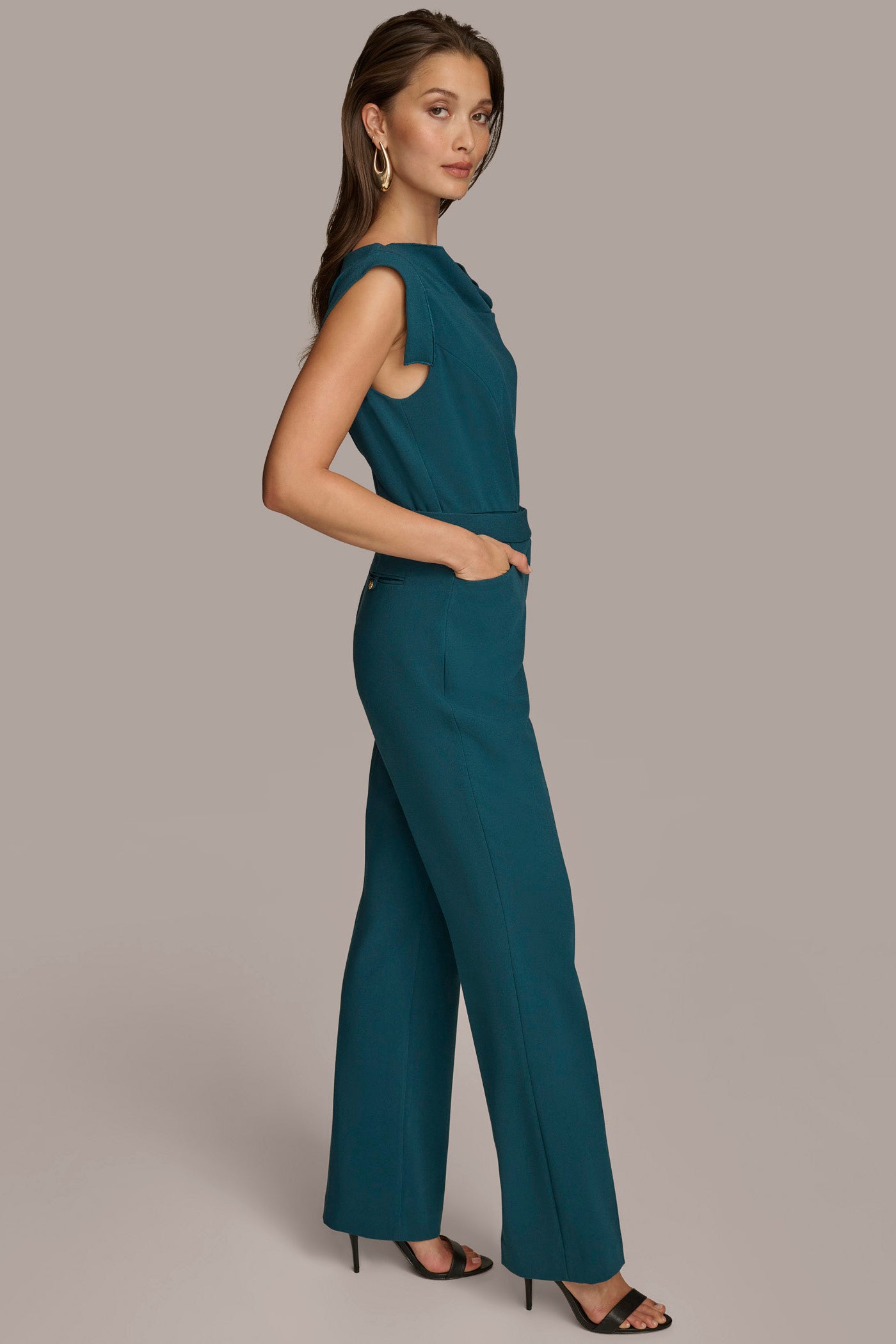 MID-RISE STRAIGHT LEG PANT